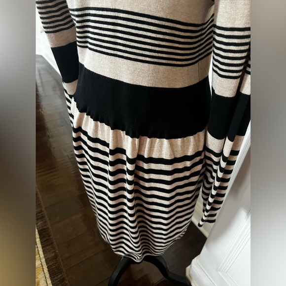 Black & Heather Taupe Open Front-Wide Shawl Collar, Sweater/Cardigan Coat. - Picture 6 of 16